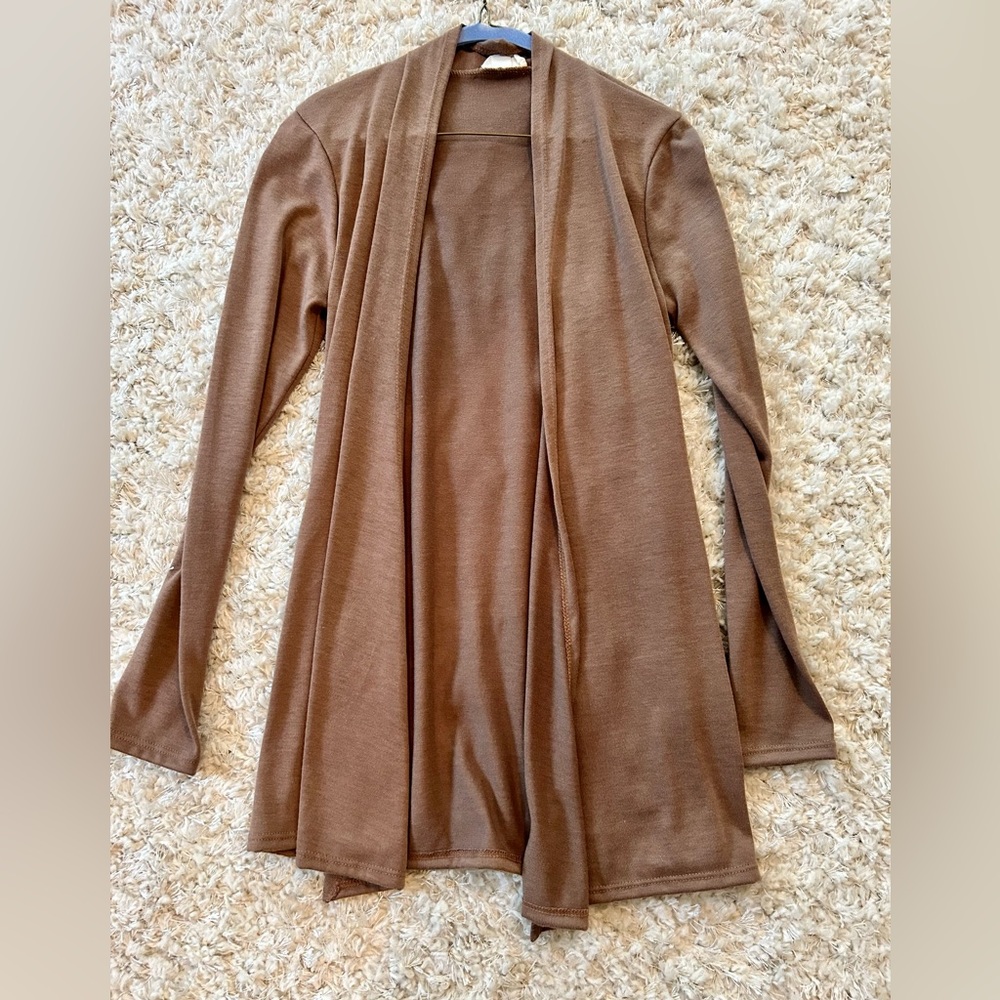 Lightweight everyday cardigan, size medium in taupe.